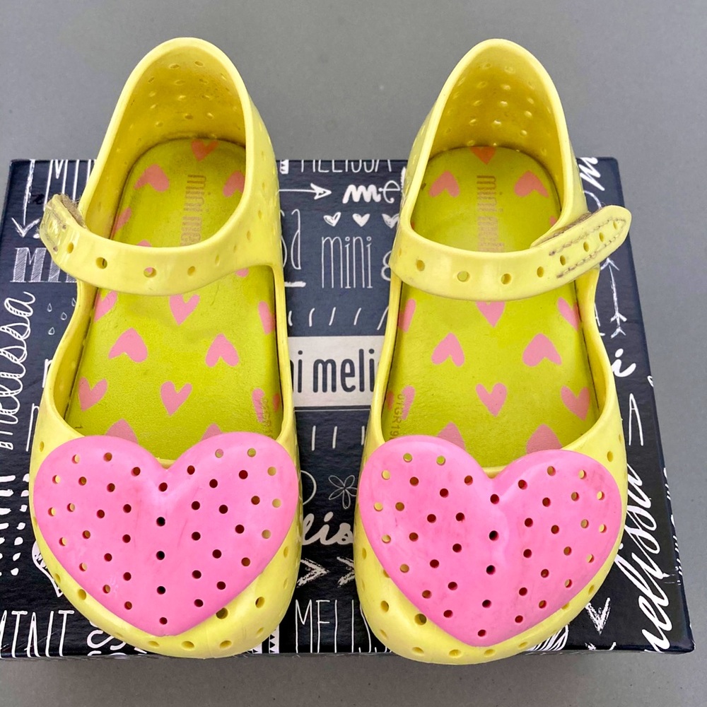 Adorable Mini-Melissa heart sandals size 7